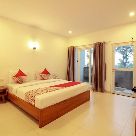 Oyo 396 Tibrae Residence Syariah Lembang Extérieur photo